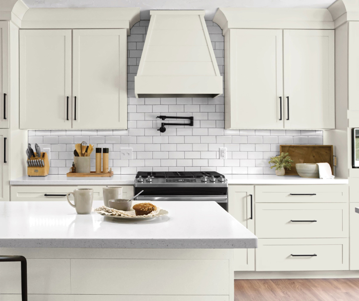 Shaker Styling in Cool Off-White Laminate